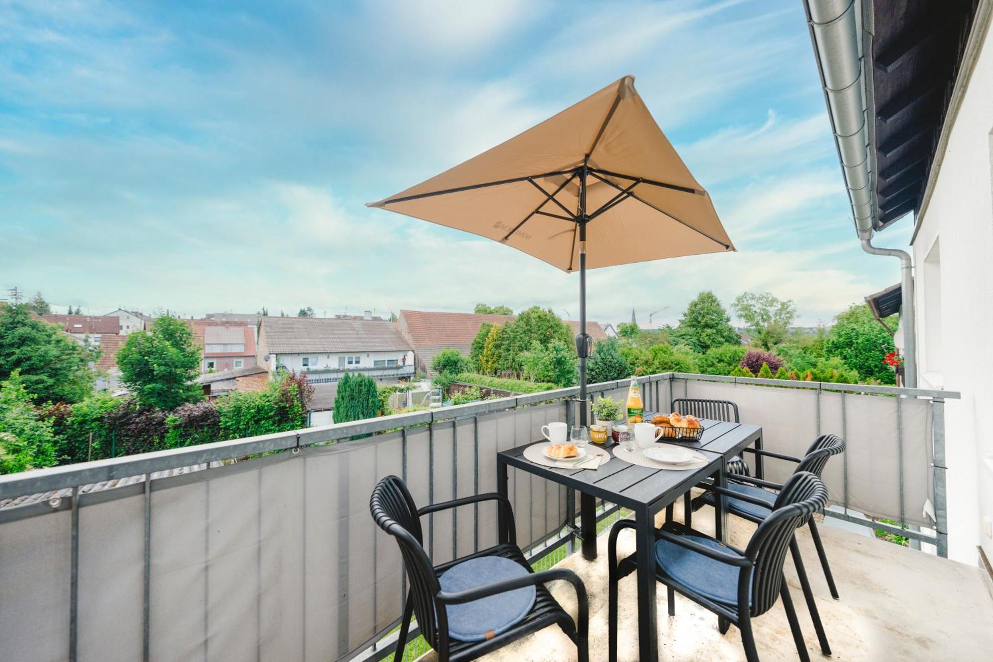 Stadtrand Oase Karlsruhe Mit Balkon Exterior photo