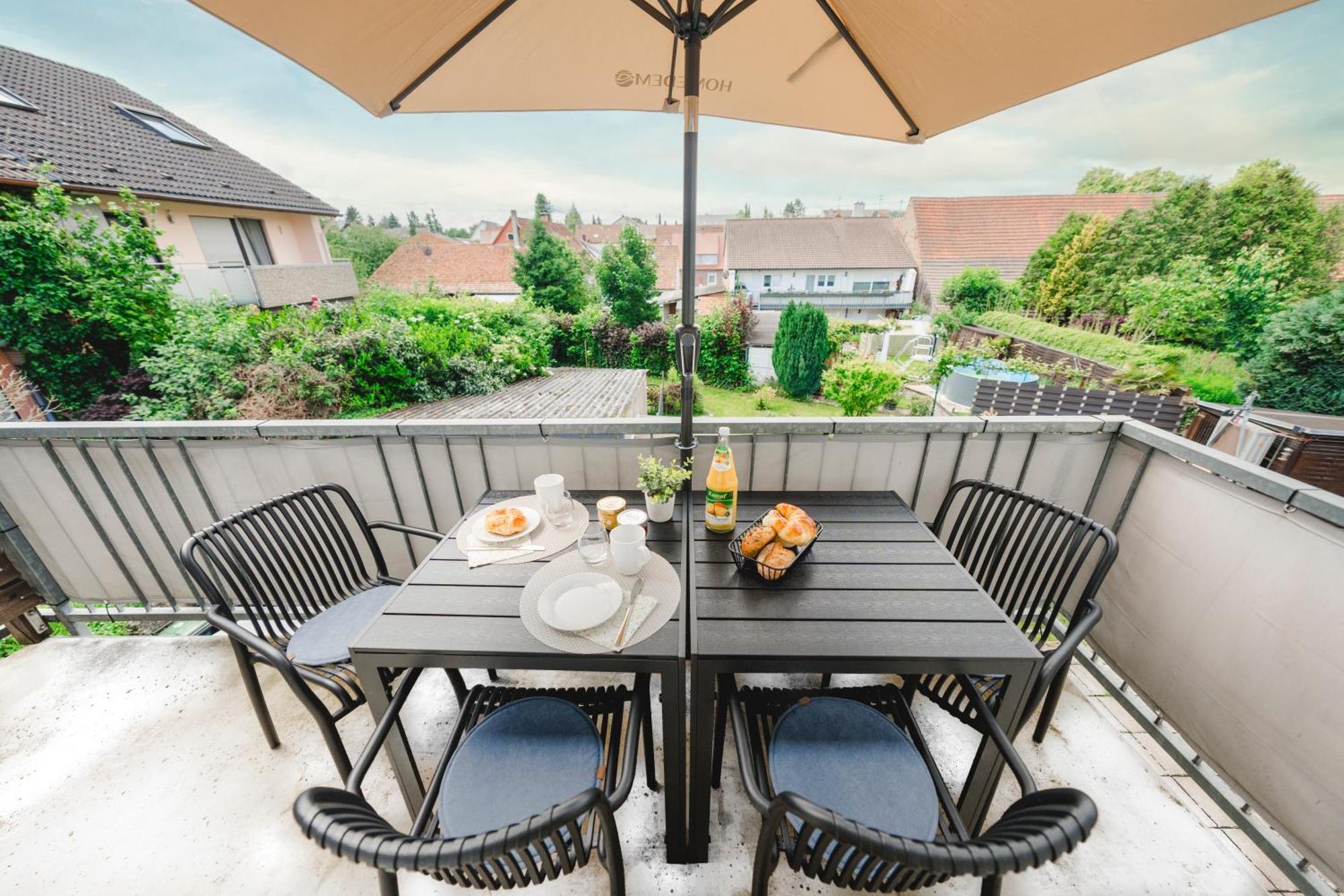 Stadtrand Oase Karlsruhe Mit Balkon Exterior photo